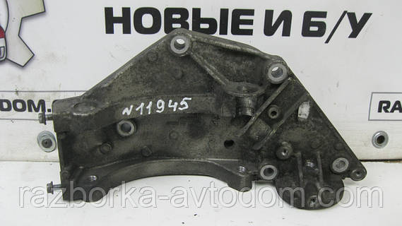 Кронштейн генератора Citroen C4 Picasso, C5, Jumpy, Peugeot 307, 807, Expert, Fiat Scudo OE:5706 J5