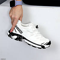 Круті молодіжні білі кросівки з чорними вставками фіксатор шнурування