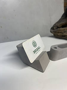 Бетонна візитниця настільна з вашим логотипом