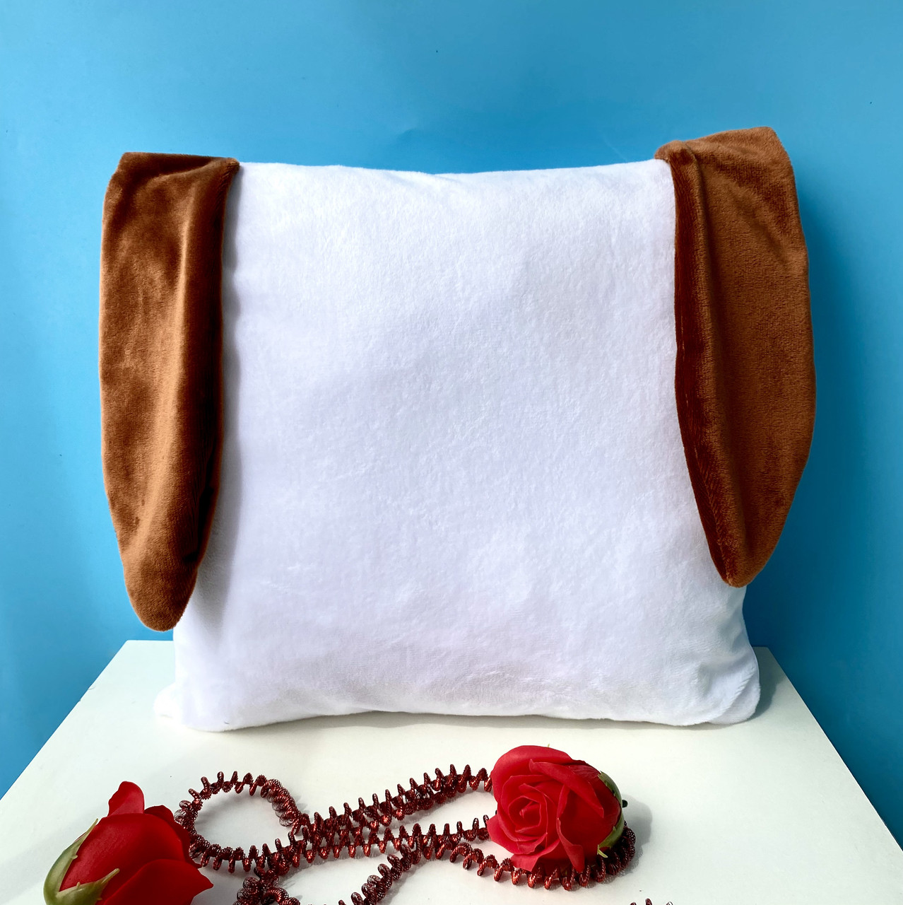 Плюшева подушка для сублімації з коричневими вушками біла