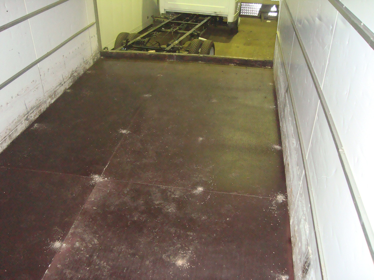 Неіржавка підлога суцільнозварна (заміна підлоги в фургоні, причепі, напівпричепі)