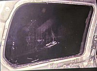 Левое боковое ( глухое ) стекло в багажник Тойота Ленд Крузер 100 , Лексус LX 1998 - 2006 года .