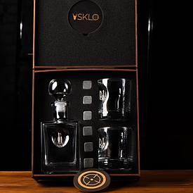 Подарунковий набір "VIP" Графін і 2 келихи для віскі зі вставкою в коробці.