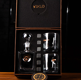 Подарунковий набір "VIP" Графін і 2 келихи для віскі зі вставкою в коробці.