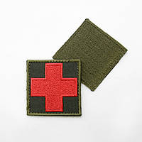 Шеврон медик квадратный 5 см*5 см красный на оливе, Военный тактический шеврон медика с липучкой ВСУ (ЗСУ)