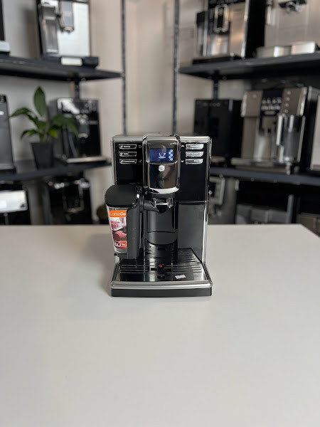 Автоматична кавомашина Philips 5000 LatteGo black (refurbished)