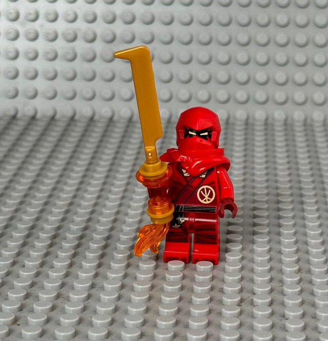 Мініфігурка колекційна LEGO Ninjago 892308 Dragons Rising: Kai Minfigure with Fire Blade