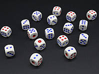 Кубики покерні для настільних ігор, білі з червоно-синіми крапками, висота 14 мм