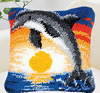 Набор для ковровой вышивки Подушка Дельфин (наволочка с канвой, нитки, крючок для ковровой вышивки)