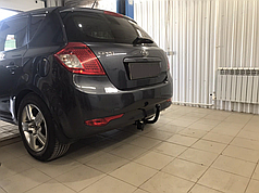 Фаркоп Kia Ceed хетчбек 2006-2012 (Кіа Сід) без підрізання бампера