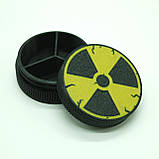 Таблетниця на 3 відділення, кругла, знак радиції, чорна, фото 3