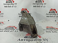 Кронштейн подушки двигателя AUDI A4B5 1.9 TDI 8D0199307L