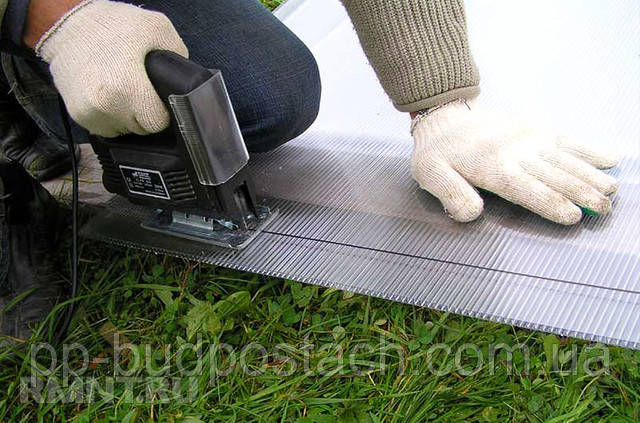 Будівництво паркану з полікарбонату Паркани з полікарбонату