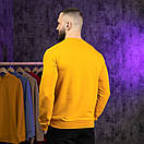 Жовтий унісекс світшот Pobedov з чорною наклейкою "Герб", фото 2