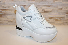 Кросівки снікерси жіночі білі Т1732 39