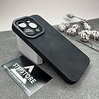 Чехол для Iphone 15 Pro силиконовый с кожаной вставкой закрытая камера противоударный приятный на ощупь замш
