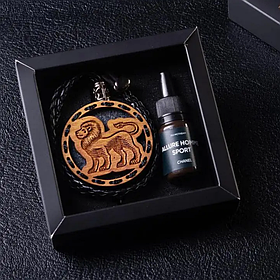 Ароматизатор в машину Лев, знак зодіаку, з світлого дерева