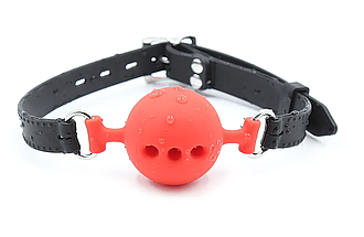 Кляп із силіконовою кулькою DS Fetish Mouth silicone gag L black/red, 5 см.