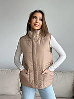 IZI Стильная женская жилетка из матовой плащевки с воротником на кнопках, силикон 200, черный, молоко, беж