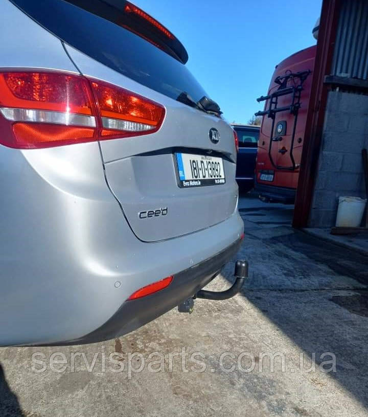 Фаркоп Kia Ceed SW 2012-2018 (Кіа Сід універсал) польський, гак на болтах