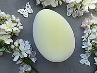 Яйцо из пластика бархат 15 х 9.7 см желтого цвета