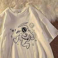 Жіноча оверсайз футболка с принтом Космонавта