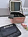 Дорожня косметичка валізка з дзеркалом і LED-підсвіткою 3 режими та ременем для носіння на плечі Рожева - фото 2 - id-p2156433637