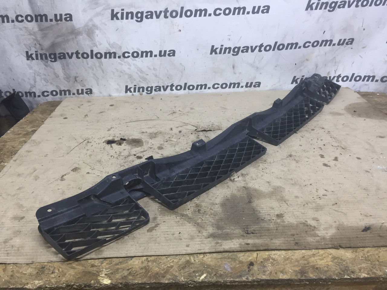 Кронштейн заднього бампера Volkswagen Touareg NF 7P6807863, фото 1