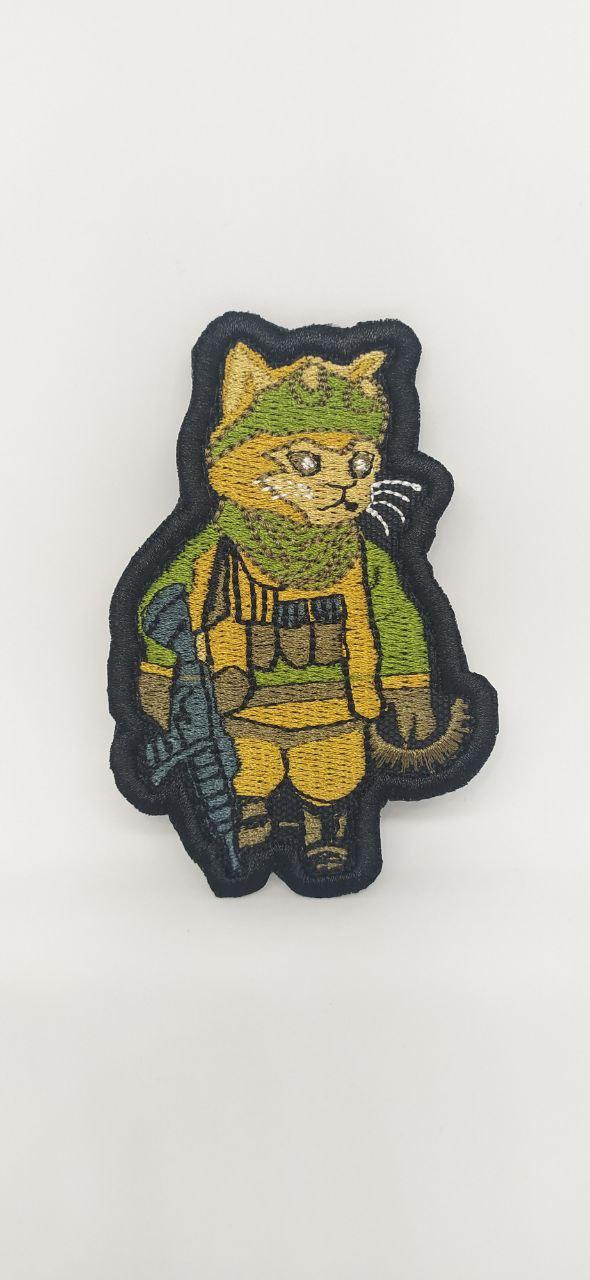 Шеврон нарукавна емблема Свет шевронів Кіт захисник 68×100 мм Різнобарвний SC, код: 7847468