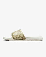 Тапочки женские Nike Victori One Slide Print (CN9676-105) 40.5 Золотой TO, код: 8035178