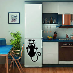Вінілова наклейка на холодильник — Кіт повзе (від 30х25 см)