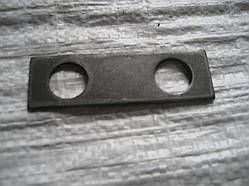 Пластина замкова напіввось заднього моста ЮМЗ 36-2407389