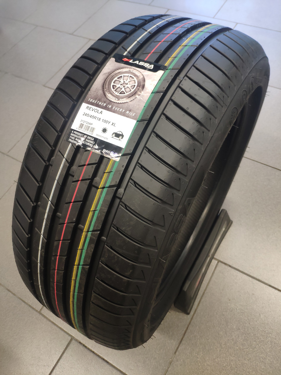 Шина Lassa Revola 245 / 45 R18 100Y XL