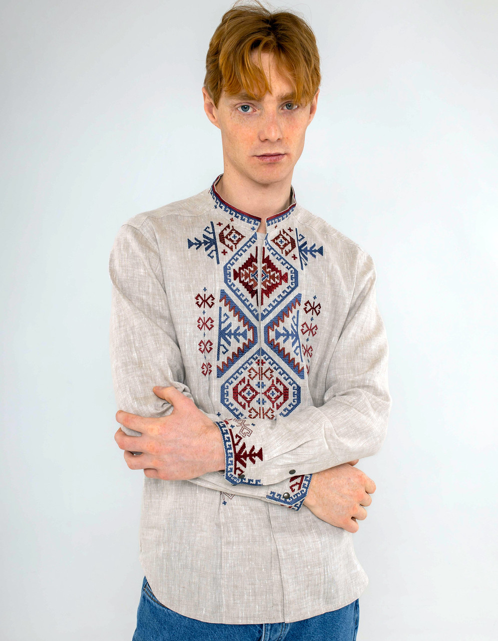 Чоловіча вишита сорочка з льону,орнамент за мотивами гуцульських килимів.