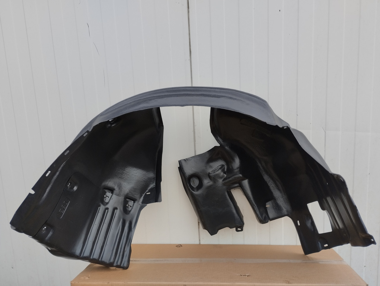 Підкрилок передній правий BMW E60 , Підкрилок передній правий BMW E60