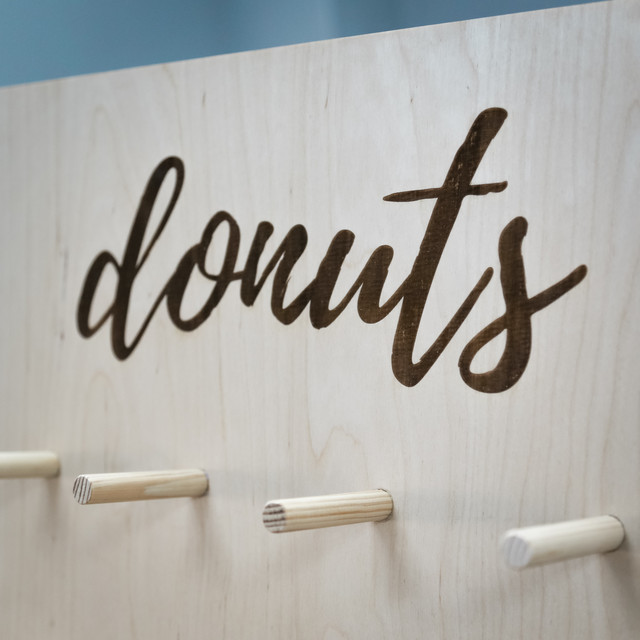 Стенд для пончиків