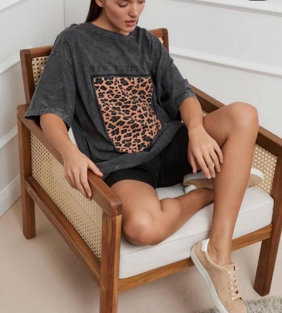 Жіноча футболка оверсайз принт леопард Сіра