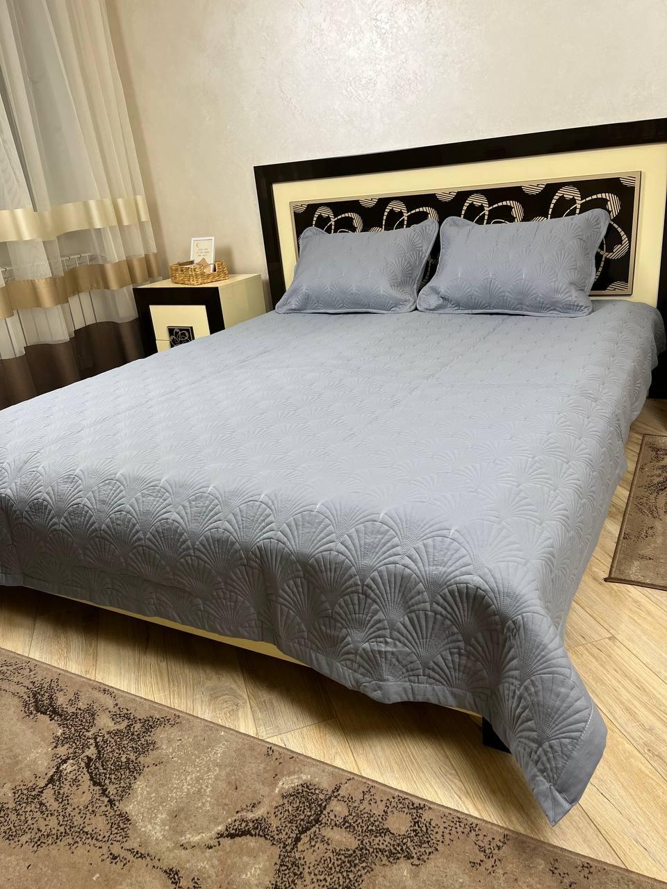 Стьобане покривало на ліжко з наволочками двоспальне 210*230см сіре