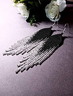 Серьги из бисера с бахромой Черно-серебряные Длина 13 см Ширина 2.3 см.