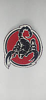 Шеврон нарукавная эмблема Світ шевронів Скорпион 87×92 мм Красно-черный EM, код: 7791504