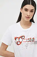 Urbanshop com ua Бавовняна футболка Guess колір білий РОЗМІРИ ЗАПИТУЙТЕ