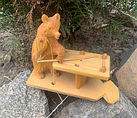 Игрушка деревянная подвижная "Медведь играет в бильярд", Статуэтка из дерева, Фигурка из дерева