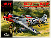 Истребитель Mustang P-51D с пилотами и техниками ish