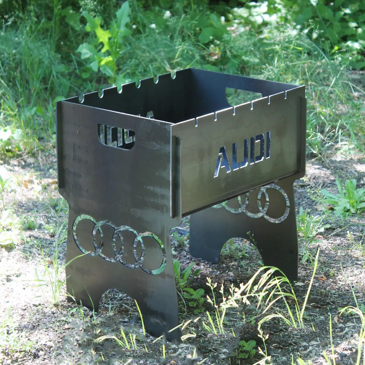 Мангал розбірний на 8 шт з індивідуальним гравіюванням - AUDI - у подарунок. Мангал для подарунка, фото 1