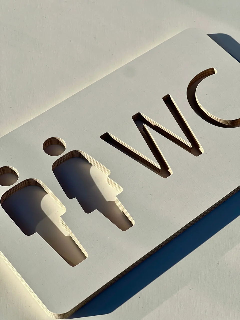 Табличка вбиральня WC на двері стіну для закладу дерев'яна велика 150х260см БІЛА