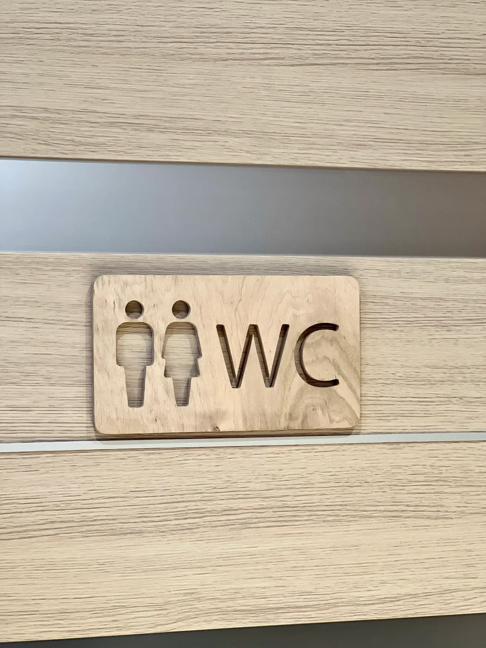 Табличка вбиральня WC на двері стіну для закладу дерев'яна велика 150х260см ЧОРНА