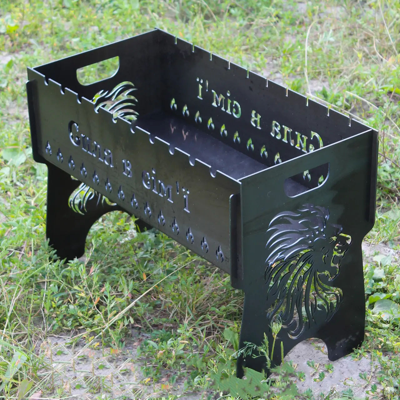 Мангал на 8 шт розбірний з індивідуальним гравіюванням Сила в сім'ї – у подарунок. Розмір – 500х300х440 мм, фото 1