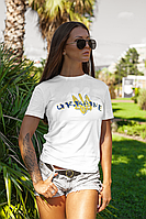 Женская футболка Mishe Патриотическая с гербом 44 Белый (200317) PZ, код: 7955329