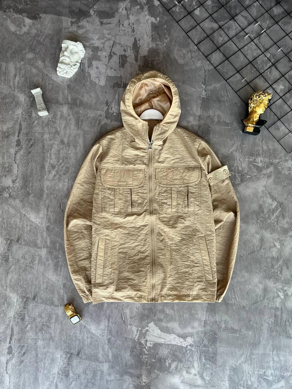 Чоловіча вітрівка Stone Island з патчем бежева осіння Куртка Стон Айленд з плащової тканини на осінь