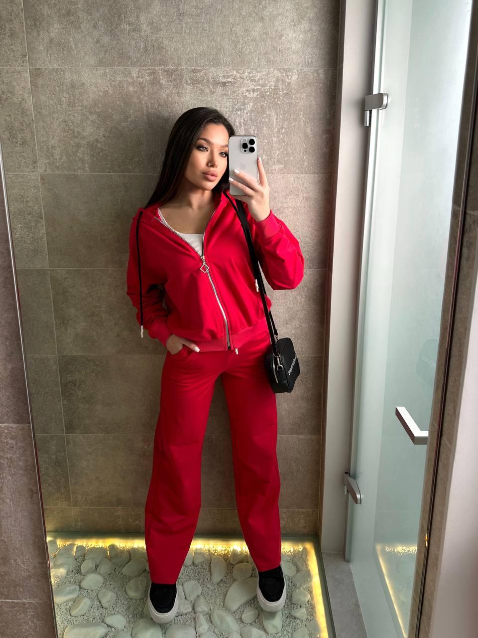 Червоно-малиновий жіночий прогулянковий костюм на змійці з капюшоном, фото 1